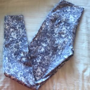 Glyder XS floral tights in mint condition!